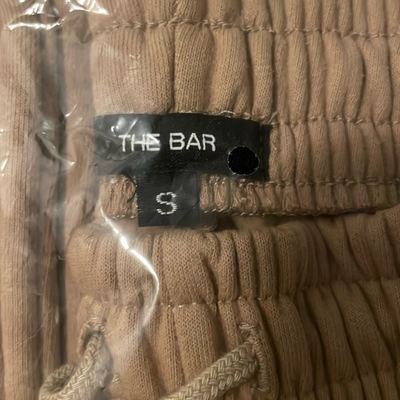 *SOLD*✨NEW!✨The Bar Varsity Sweatpants in Chocolate Chip - Picture 9 of 11